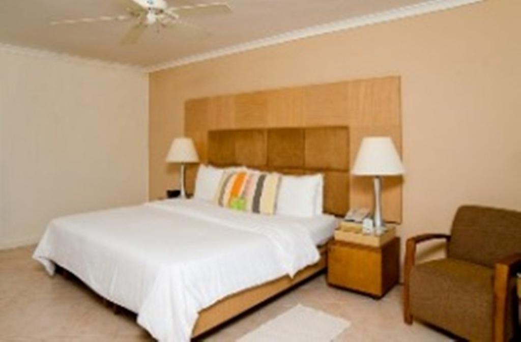 Mango Bay All Inclusive Saint James Esterno foto